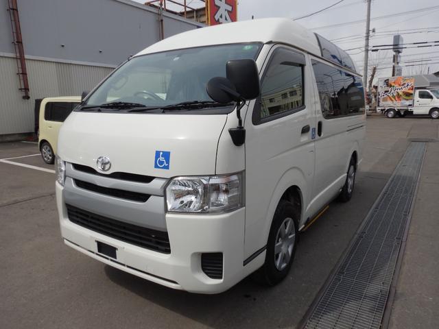 ウェルキャブＢタイプ　４ＷＤ　寒冷地仕様　１０人（車いす２基＋８人）　４ドア　ルーフサイドウィンドウ　リヤヒーター　ルームミラー内臓バックモニター