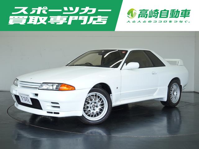 日産 スカイライン ＧＴ－Ｒ　純正ＭＴ　ｎｉｓｍｏフードトップモール　ＶスペックＩＩ専用ＢＢＳ純正ＡＷ　ＶスペックＩＩ専用ブレンボブレーキキャリパー　ｎｉｓｍｏサイドシルプロテクター　リア３面プライバシーフィルム