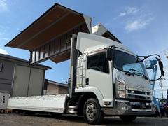 いすゞ　フォワード　　☆アルミウイング☆積載２８００ｋｇ☆幅２２３長６２２高２３０☆ラッシングレール２段☆３ペダル６速☆２００Ｌタンク☆エアサス☆ＥＴＣ☆バックカメラ☆ターボ☆寝台付☆アルミホイール☆ＨＩＤ☆２４０馬力