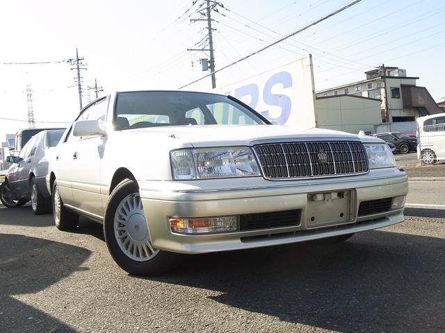 トヨタ クラウン ロイヤルサルーン　パール　禁煙車　ナビ