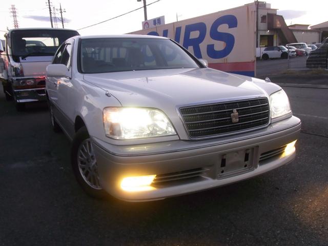 クラウン(トヨタ) ロイヤルエクストラＦｏｕｒリミテッド　記録簿　４ＷＤ　ナビ　ＨＩＤ　ＡＴ　キーレスエントリー　電動格納ミラー　パワーシート　ＣＤ　カセット　衝突安全ボディ　ＡＢＳ　エアコン　パワーステアリング　禁煙車 中古車画像