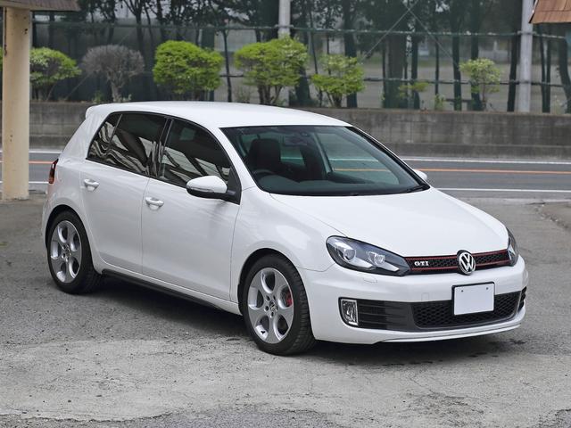 ＧＴＩ　ＧＴＩ　本革シート　パナソニックストラーダナビ　エンブレムバックカメラ　ルーフトリム張り替え済み　グー鑑定車