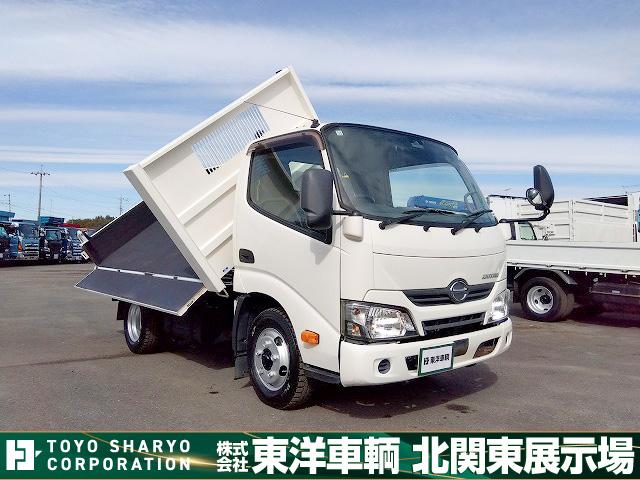 １３７８０［３転ダンプ］　Ｈ３０　デュトロ　新明和製 右側電動サイドゲート付　４ナンバー　積載２ｔ　走行２．９万ｋｍ
