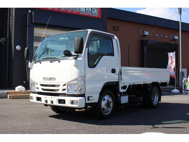 　３ｔ積　平ボディ　ＭＴ５　４ＷＤ　ＥＴＣ　電動格納ミラー　坂道発進補助装置　スマートキー