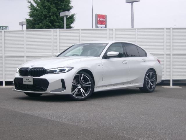 ３シリーズ ３１８ｉ　Ｍスポーツ　エディションシャドー　ＨＤＤナビ　ＡＣＣ　ＥＴＣ　３６０カメラ　カーブドディスプレイ　シートヒーター　ヘッドアップディスプレイ　アンビエントライト　ＬＥＤヘッドライト　アップルカープレイ　純正１９ＡＷ（1枚目）