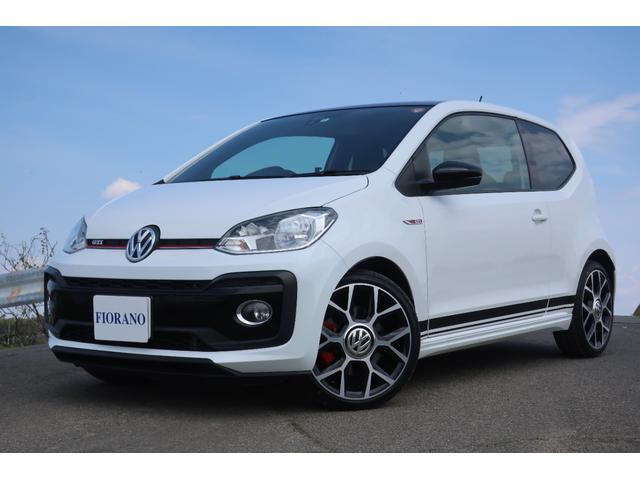 アップ！ＧＴＩ　６速マニュアル限定車　１０００ｃｃ３気筒ツインカムターボＴＳＩエンジン　１１６馬力　アイドリングストップ　パークディスタンスコントロール　アンビエントライト　シートヒーター　チェック柄シート