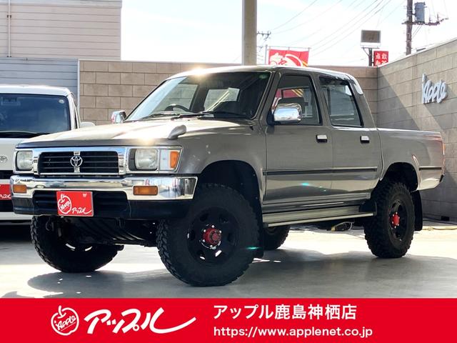 滑りやすい状況の道路でも４ＷＤなら安心！ スペアキー有り　５速ＭＴ車両　４ＷＤ　社外１５インチ　社外オーディオ