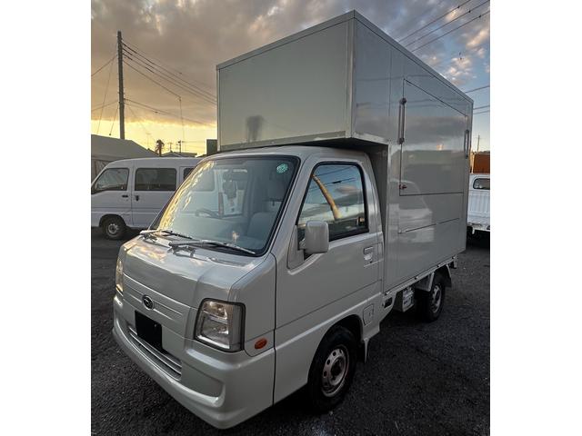 ４ＷＤ・雪雨風に強い特殊強度シェル施工！ ８ナンバー加工車登録もＯＫ。内装設備追加オプション承ります。