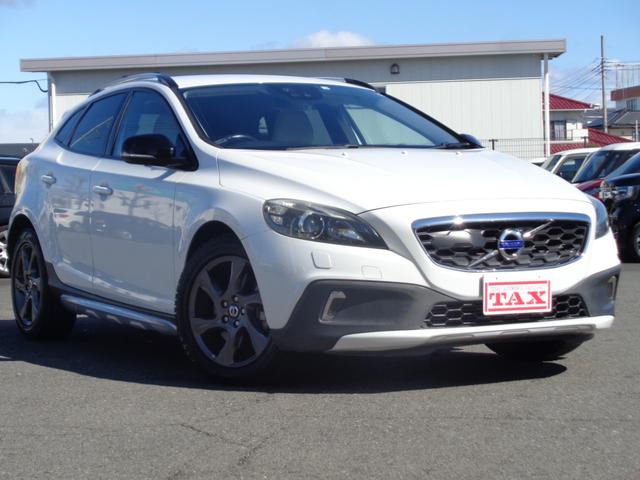 Ｖ４０ クロスカントリー　Ｔ５　ＡＷＤ　禁煙車　正規ディーラー車　ディーラー整備車両　ルーフレール　メーカーナビ　ｃｉｔｙ　ｓａｆｅｔｙ　キセノン　Ｂカメラ　ＢＬＩＳ　レーダークルーズ　純正１７ＡＷ　プッシュスタート　ＥＴＣ　前席シートヒーター