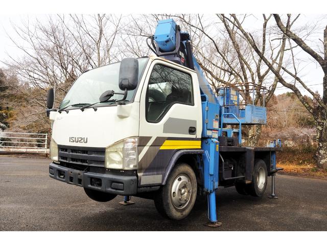 　タダノ製　スカイボーイ　ＡＴ－１２１－２－４１００３　１２ｍ高所作業車　アワメーター　４８９７ｈｒ　ジャッキ自動張出装置　ブーム自動格納装置　直下型アウトリガー　坂道発進補助装置　ターボ１５０馬力