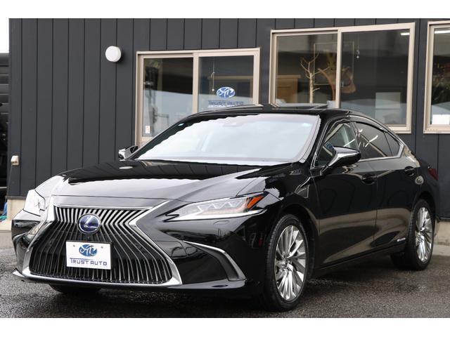 ＥＳ(レクサス) ＥＳ３００ｈ　バージョンＬ　黒革シート＆ベンチレーター　サンルーフ　パノラミックビューモニター　純正ナビ　フルセグＴＶ　ブラック（２１２）　スペアキー＆カードキー３眼ＬＥＤヘッドライト　ステアリングヒーター！ 中古車画像