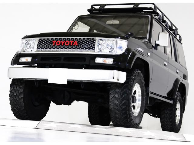 ランドクルーザープラド ＳＸワイド　４ＷＤ　新品タイミングベルト交換　リフトアップ　ＡＰＪ製丸目オールクロームメッキグリル　ＡＰＪ製ビッグサイズルーフラック　黒レザー調シートカバー　ウッドコンビステアリング　社外１６インチアルミホイール