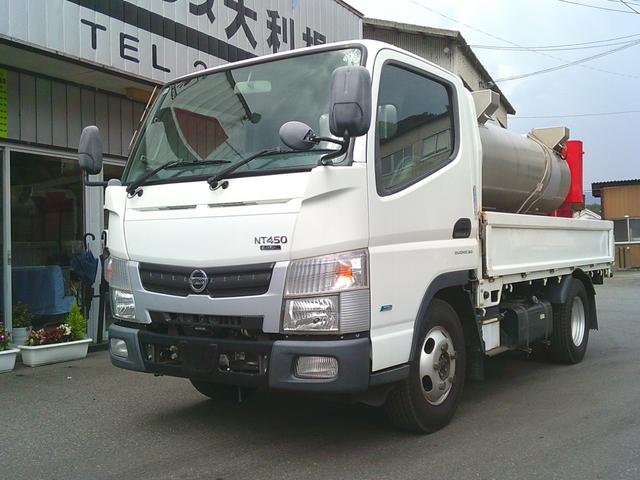 ＮＴ４５０アトラス 　平成２７年度燃費基準達成車　４ＷＤ　１９００Ｌタンクローリー　タンク検査付き　デジタルメーター　プリセット機能付き　エアコン・パワステ・パワーウインドウ　運転席側エアバッグ　オートマ（1枚目）