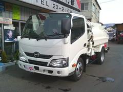 デュトロ  平成27年度燃費基準達成車 4WD 2KLタンクローリー 2層 Fリール デジタルメーター エアコン・パワステ・パワーウインドウ 運転席側エアバッグ付き 5速マニュアル 中古車画像