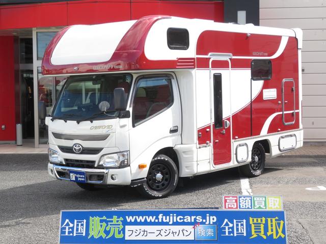 東和モータース　ヴォーンＲ２Ｂ　エクスクルーシブ　２００Ａｈリチウムイオンバッテリー　１５００Ｗインバーター　家庭用エアコン　ＤＣ冷蔵庫　走行充電　外部電源　ルーフベント　ソーラーパネル　液晶テレビ　メモリーナビ　バックカメラ