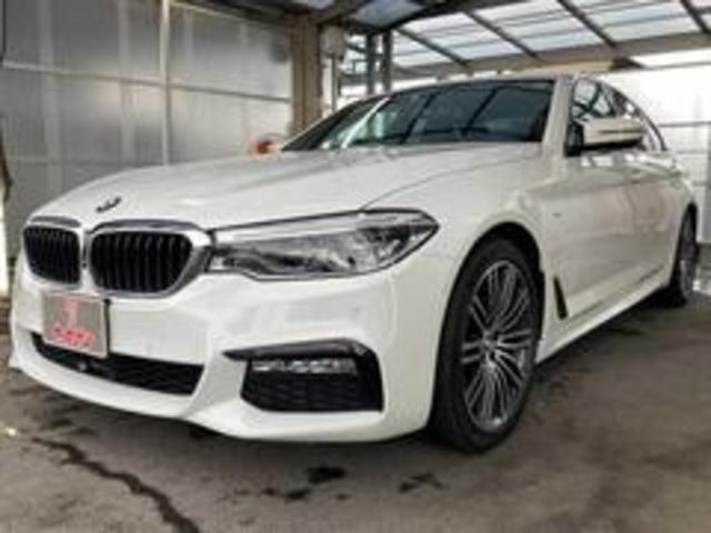 ５２３ｉ　Ｍスポーツ　ハイラインパッケージ　前後シートヒーター　インテリジェントセーフティ　ドライブモード　ステアリングサポート機能　全方位カメラ　クルコン　パワーシート　黒革シート　スマートキー　スペアキー　保証書　取説　記録簿