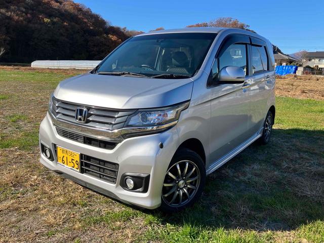 ボタンひとつでエンジンスタート！プッシュスタート付！ ＥＳＣ　ＣＤ　ミュージックプレイヤー接続可　アルミホイール　エアコン