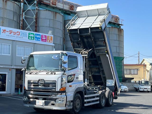 ダンプ　小平産業ボデー　土砂ダンプ　電動コボレーン　荷台寸法長さ５３０ｃｍ幅２２０ｃｍ　２デフ　７速マニュアル　Ａ０９Ｃエンジン　３６０馬力　燃料タンク２００Ｌ