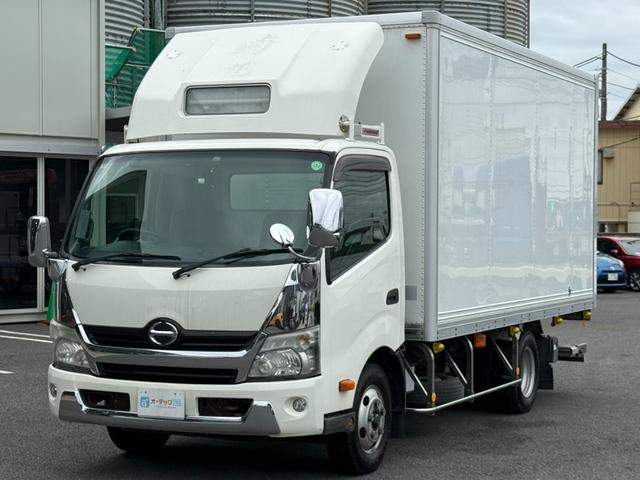 　日本フルハーフ製ボデー　極東開発製格納パワーゲート　荷箱内寸：長さ４５１ｃｍ幅２０７ｃｍ高さ２１８ｃｍ　ラッシング２段　床素材：木　最大積載量２０００ｋｇ　６速マニュアル　Ｎ０４Ｃエンジン　１５０馬力