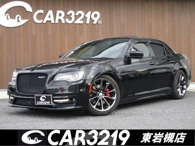 クライスラー クライスラー・３００ ＳＲＴ８　後期　８速ＡＴ　ＳＲＴ８　ＨＥＭＩ６．４　ブレンボ　ＡＣＣ　コーナーセンサー　ＢＳＭ　ハーマン・カードン　シートヒーター　エアシート　ステアリングヒーター　温冷機能付きドリンクホルダー　ＢＴ　　ＥＴＣ