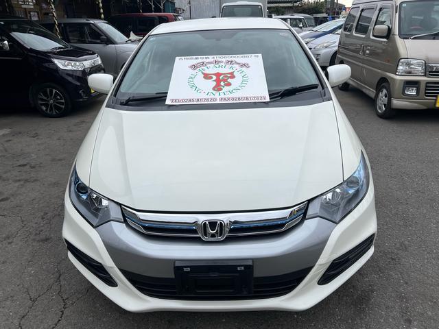 インサイト(ホンダ) Ｇ　ＰＷ　ＷＳＲＳ　エアバック　パワステ　ＡＵＴＯエアコン　ＡＢＳ　衝突安全ボディ　アイドリングストップ車　イモビ　キーレスエントリ　横滑り防止装置付ＥＴＣ．ＮＡＶＩ 中古車画像