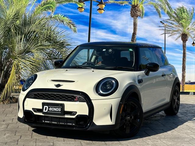 　クーパーＳ・ブラウンチェスターレザーシート・ワンオーナー・禁煙車・シートヒーター・デジタルメーター・純正ナビ・バックカメラ・ＰＤＣパーキングアシスト・クリアランスソナー・ペッパーホワイト