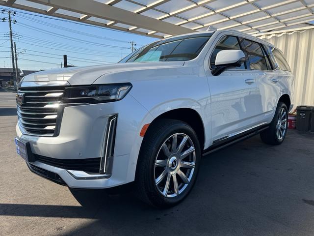 キャデラックエスカレード(キャデラック) プラチナム　買取車　記録簿　リコール実施済み　ドラレコ前後　マッサージ機能　アンビエントライト　リアモニター左右　Dampers整エアサス　冷凍機能付クーラーＢＯＸ　３Ｄサラウンド３６スピーカー　純正２２ＡＷ 中古車画像