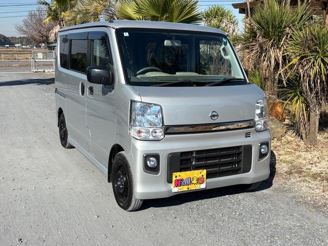 ＮＶ１００クリッパーバン(日産) ＤＸ　ＡＣ　ＰＳ　４ＡＴ　リフトアップ　Aftermarketキーレス　Aftermarketパワーウィンドウ　Aftermarketオーディオディスプレー　バックカメラ　ＥＴＣ　追加メーター　Aftermarketシートカバー　Aftermarketホイール 中古車画像