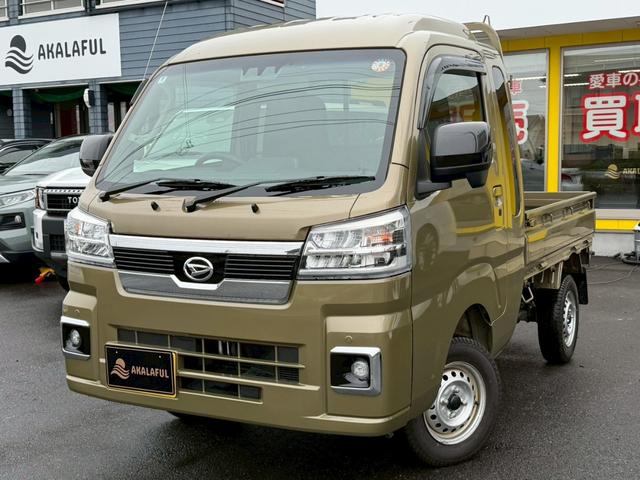 ハイゼットトラック(ダイハツ)  4WD スマートアシスト LEDヘッドランプ マッドフラップ エアコン プッシュスタート スペアタイヤ オートライト スーパーデフロック 荷台ステップ パワーウィンドウ バニティミラー キーシリンダー 中古車画像