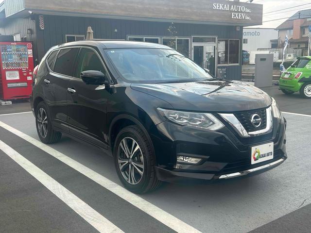 人や物との接触を回避できるアラウンドモニター付☆ アイドリングストップ　ＣＶＴ　盗難防止システム　衝突安全ボディ　ＡＢＳ