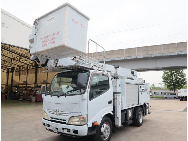 高所作業車　アイチ　１４．６ｍ　電工仕様　ウインチ　アイチ　ＳＨ１５Ｂ　作業高１４．６ｍ　絶縁バケット２００ｋｇ　ウインチ　サブブーム　サブバッテリー（充電ない為動作未確認）　第３ブームＦＲＰ巻き　工具箱左１段２個　右２段