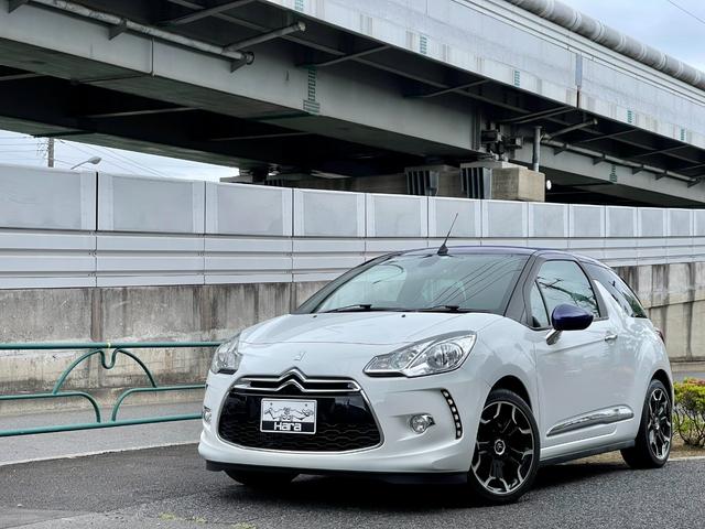 ＤＳオートモビル ＤＳ３カブリオ スポーツシック　走行距離２９９０５キロ　禁煙車　パナソニックナビ　フルセグ　Ｂｌｕｅｔｏｏｔｈ　ＣＤ　ＤＶＤ　ＳＤ　デジタルミラー　クルーズコントロール　後方ソナー　６速マニュアル車　前後ドライブレコーダー