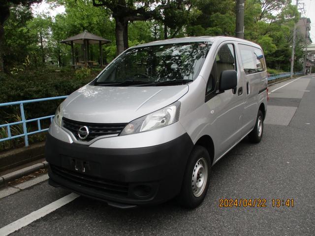 ＮＶ２００バネットバン ＤＸ　５人乗り　４ＷＤ　オートマ　社外ナビ　バックカメラ　キーレス