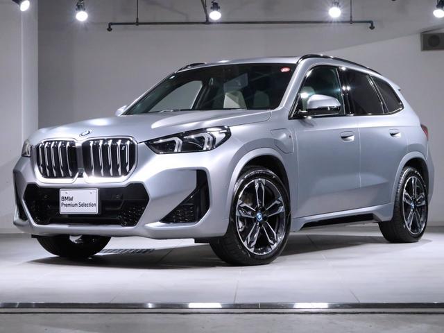 ＢＭＷ ｘＤｒｉｖｅ　３０　Ｍスポーツ　ハイラインパッケージ　パノラマサンルーフ　オイスターレザー　ハイラインパッケージ　アクティブシート　ハーマンカードン　カーブドディスプレイ　Ｆシートヒーティング　ヘッドアップディスプレイ　アクティブクルーズ　１９ＡＷ