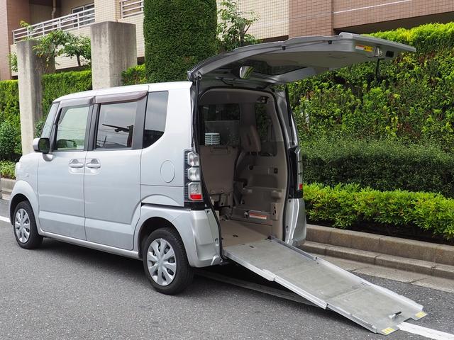 　車いす仕様車　４ＷＤ　寒冷地仕様　プライバシーガラス　純正ナビ　ライトレベライザー　横滑り防止　手すり　ウィンチ　スロープ　走行２７８９２ｋｍ　福祉リモコン付き