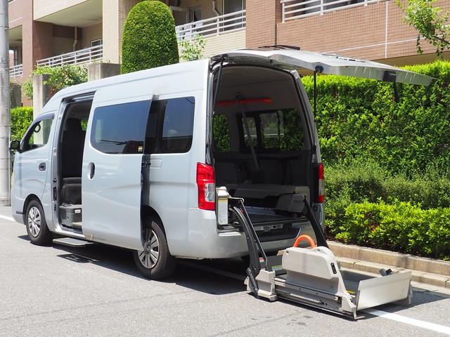 ＮＶ３５０キャラバンバン 　チェアキャブ　Ｍタイプ仕様　車いす２名と８名乗車　ストレッチャー可　１０人乗り　車検８年１１月迄　車いすリフト　車いす電動固定装置　キーレス　バックカメラ　ＥＴＣ　プライバシィーガラス小窓付（1枚目）