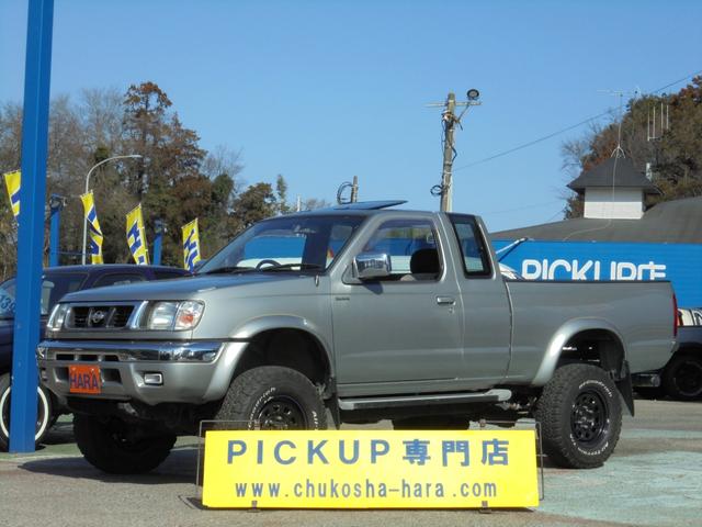 ダットサンピックアップ キングキャブ　ＡＸ　４ＷＤ　リフトＵＰ　ベッドライナー