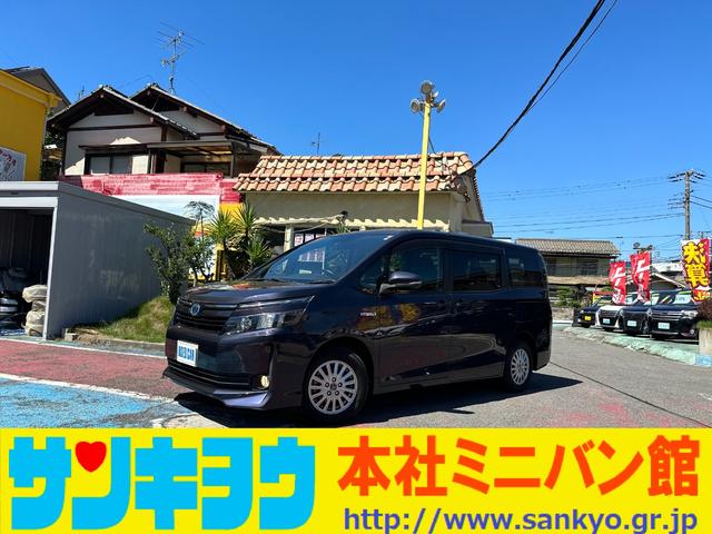 ハイブリッドV トヨタセーフティセンス/純正SDナビ/フルセグ/CD/DVD/Bluetooth/バックカメラ/ETC/片側パワースライドドア/スマートキー/シートヒーター/クルーズコントロール/ロールサンシェード(1枚目)