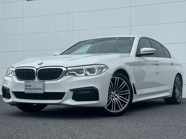 ５２３ｉ　Ｍスポーツ　ハイラインパッケージ　１９インチＡＷ・ブラックレザー・前後シートヒ－タ－・電動トランク・ヘッドアップディスプレイ・アダプティブクルーズコントロール・レーンキープアシスト・Ｂｌｕｅｔｏｏｔｈ・フルセグ・ＣＤ／ＤＶＤ