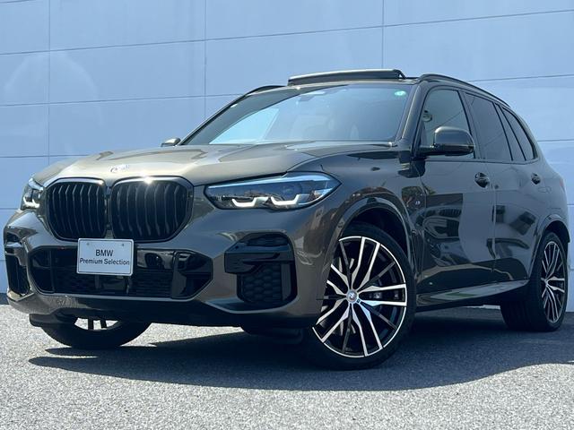 Ｘ５ ｘＤｒｉｖｅ　４０ｄ　Ｍスポーツ　２２インチアルミ・ブラックレザーシート・パノラマルーフ・ｈａｒｍａｎ／ｋａｒｄｏｎ・７人乗りシート・ヘッドアップディスプレイ・アクティブクルーズコントロール・後席シートヒーター・マイルドハイブリット（1枚目）