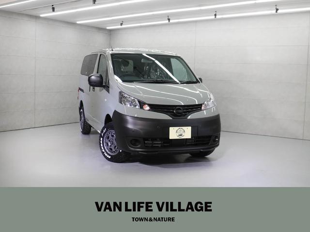 　４ＷＤ　ＶＡＮＬＩＦＥＶＩＬＬＡＧＥ限定色アースグレーカーキ　フロント・リアバンパー・ドアミラー・ドアノブ・リアガーニッシュ　オーディオ＆シフトゲートパネル同色カラー　電格ミラー　インテリジェントキー