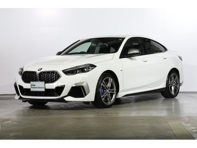 Ｍ２３５ｉ　ｘＤｒｉｖｅグランクーペ　アクティブクルーズコントロール　ヘッドアップディスプレイ　衝突被害軽減ブレーキ　１８インチアロイホイール　ＢＭＷ認定中古車