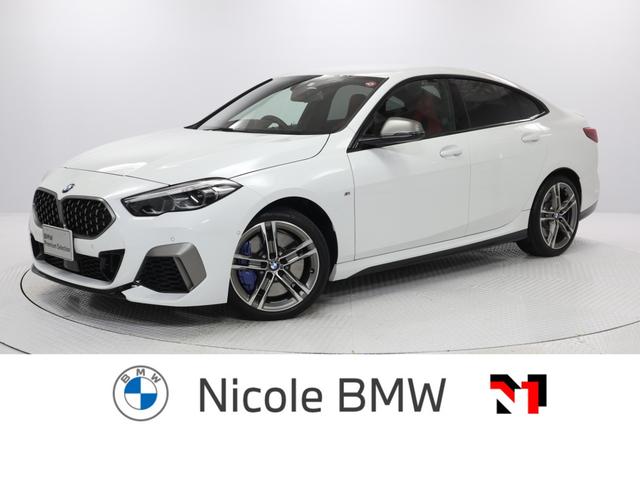 2シリーズグランクーペ（BMW）Ｍ２３５ｉ　ｘＤｒｉｖｅグランクーペ　１８インチＡＷ　マグマレッドレザー　アクティブクルーズコントロール　パドルシフト　リヤカメラ　前後センサー　ＬＥＤ　衝突軽減　車線逸脱　ＵＳＢ　ヘッドアップディスプレイ　コンフォートアクセス 中古車画像