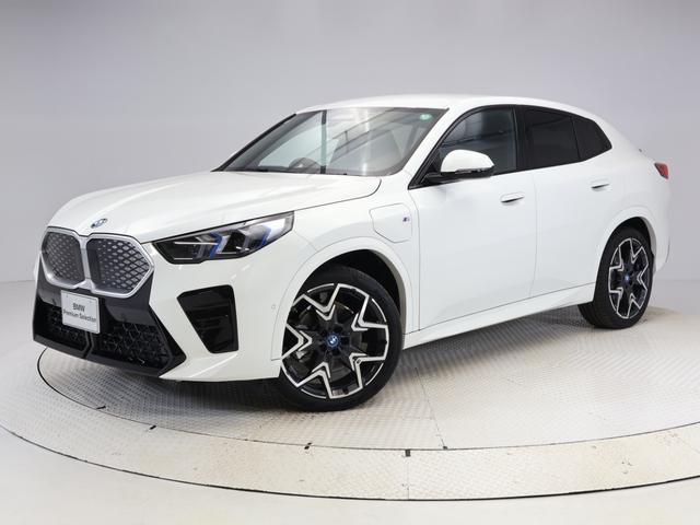 ｘＤｒｉｖｅ　３０　Ｍスポーツ　ハイラインパッケージ　２０インチＡＷ　レザーシート　アクティブクルーズコントロール　ヘッドアップディスプレイ　全周囲カメラ　前後センサー　アダプティブＬＥＤ　衝突軽減　車線逸脱　コンフォートアクセス　電動リヤゲート