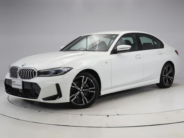 ３２０ｉ　Ｍスポーツ　１８インチＡＷ　アクティブクルーズコントロール　ヘッドアップディスプレイ　パドルシフト　全周囲カメラ　前後センサー　アダプティブＬＥＤ　衝突軽減　車線逸脱　コンフォートアクセス　電動リヤゲート