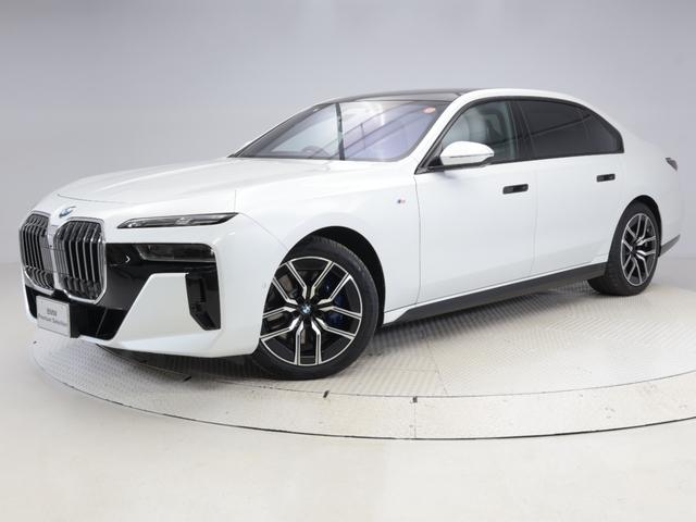 ７シリーズ(BMW) ７４０ｉ　Ｍスポーツ　認定中古車　２年保証　２０インチＡＷ　パノラマルーフ　レザーシート　アクティブクルーズコントロール　全周囲カメラ　前後センサー　ヘッドアップディスプレイ　Ｂ＆Ｗサウンドシステム　衝突軽減　車線逸脱 中古車画像