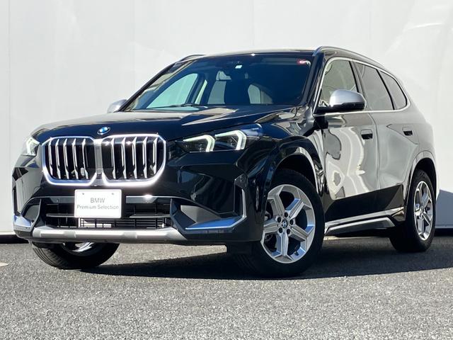 ＢＭＷ Ｘ１ ｘＤｒｉｖｅ　２０ｉ　ｘライン　弊社デモカー　黒レザーシート　タッチパネル式ＨＤＤナビ　ＡＣＣ　ＬＥＤライト　ドライビングアシスト　シートヒーター　ワイヤレスチャージング　２．０ＥＴＣミラー　パーキングアシスト　レーンキープアシスト