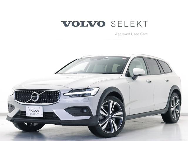 V60クロスカントリー（ボルボ）クロスカントリー　Ｂ５　ＡＷＤ　プロ　クライメートＰＫＧ　４ＷＤ　４８Ｖ　白革　ｈａｒｍａｎ／ｋａｒｄｏｎ　前後純正ドラレコ　１９ＡＷ　前後シートヒーター　ステアリングヒーター　リラクゼーション機能　ウッドパネル　ワイヤレススマホチャージ 中古車画像