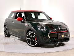 ＭＩＮＩ　ＭＩＮＩ　ジョンクーパーワークス　６速ＭＴ　走行２００ｋｍ　ハーフレザーシート