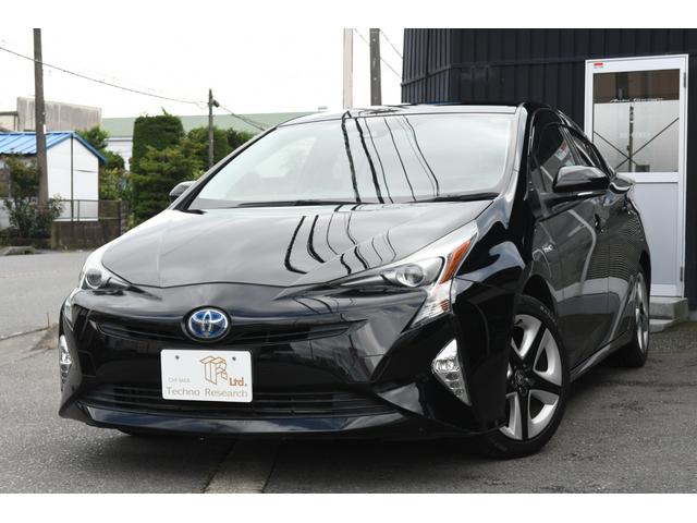 下取り入庫! 黒プリウス